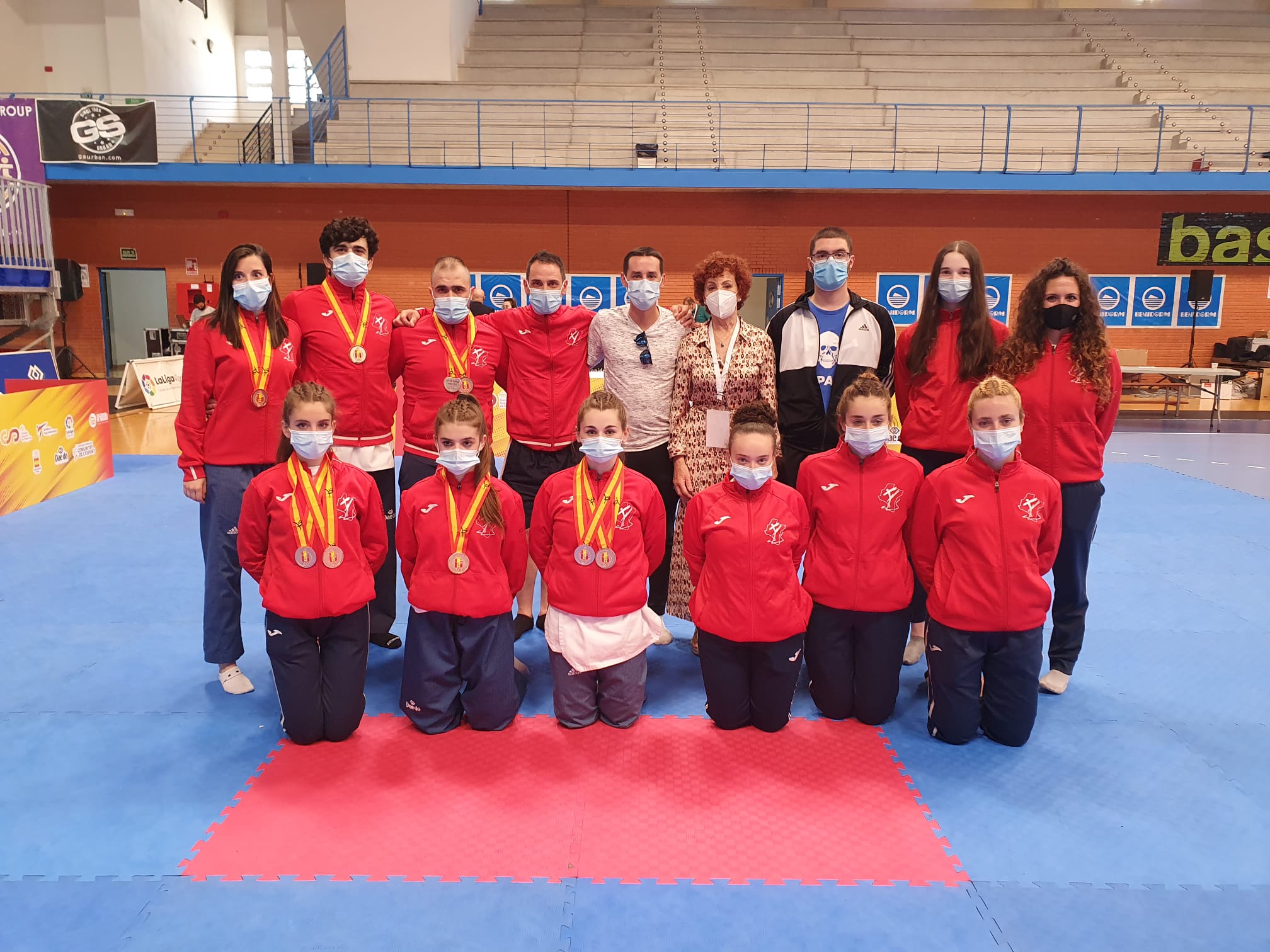 BA&Ntilde;O DE BRONCES EN FREESTYLE